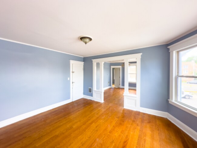 Building Photo - 108 Porter St