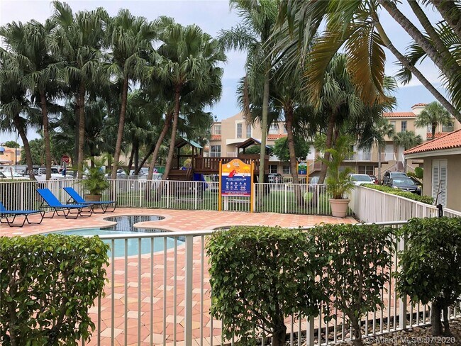 Foto del edificio - 8660 NW 6th Ln