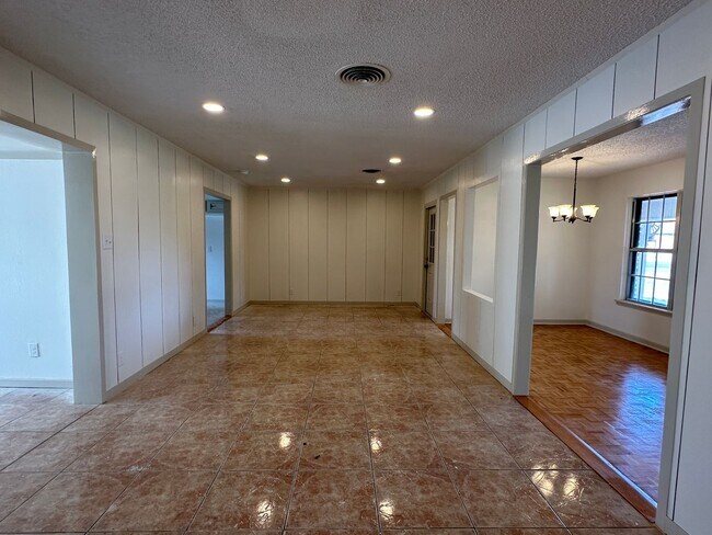 Foto del edificio - 502 Greenway Dr