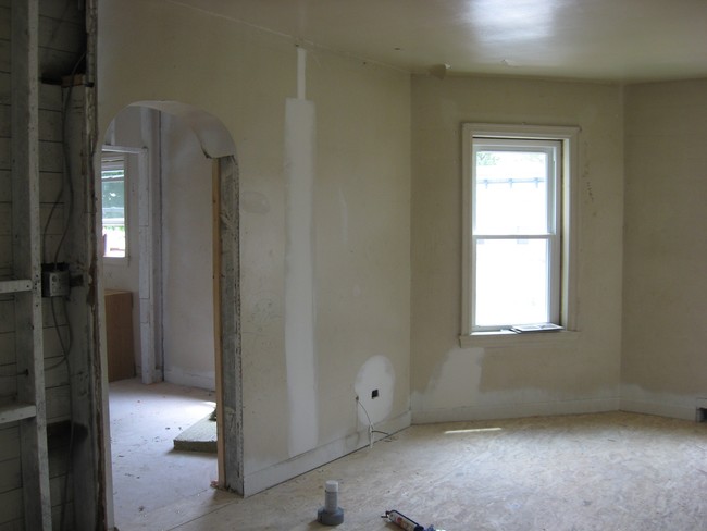 Interior Photo - 3816 Main St