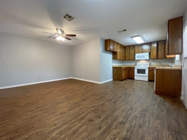 Building Photo - 3124 McFerrin Ave