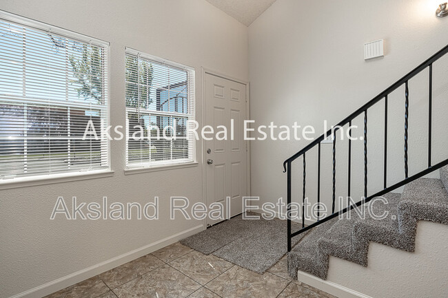 Building Photo - 1301 Sylvan Meadows Dr
