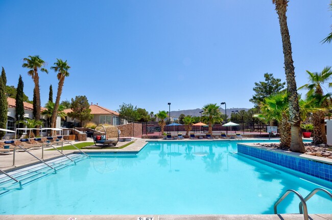 Resort Style Swimming Pool - The Retreat