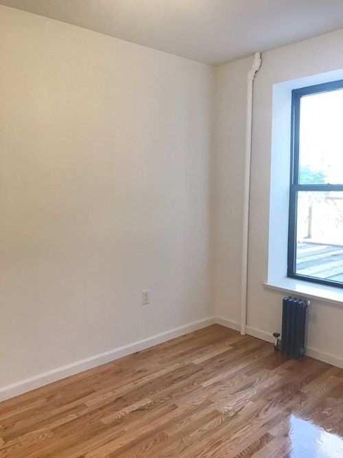 Building Photo - 212 1st Ave