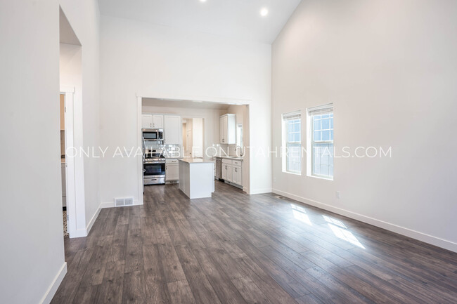 Building Photo - 6459 W Arranmore Dr