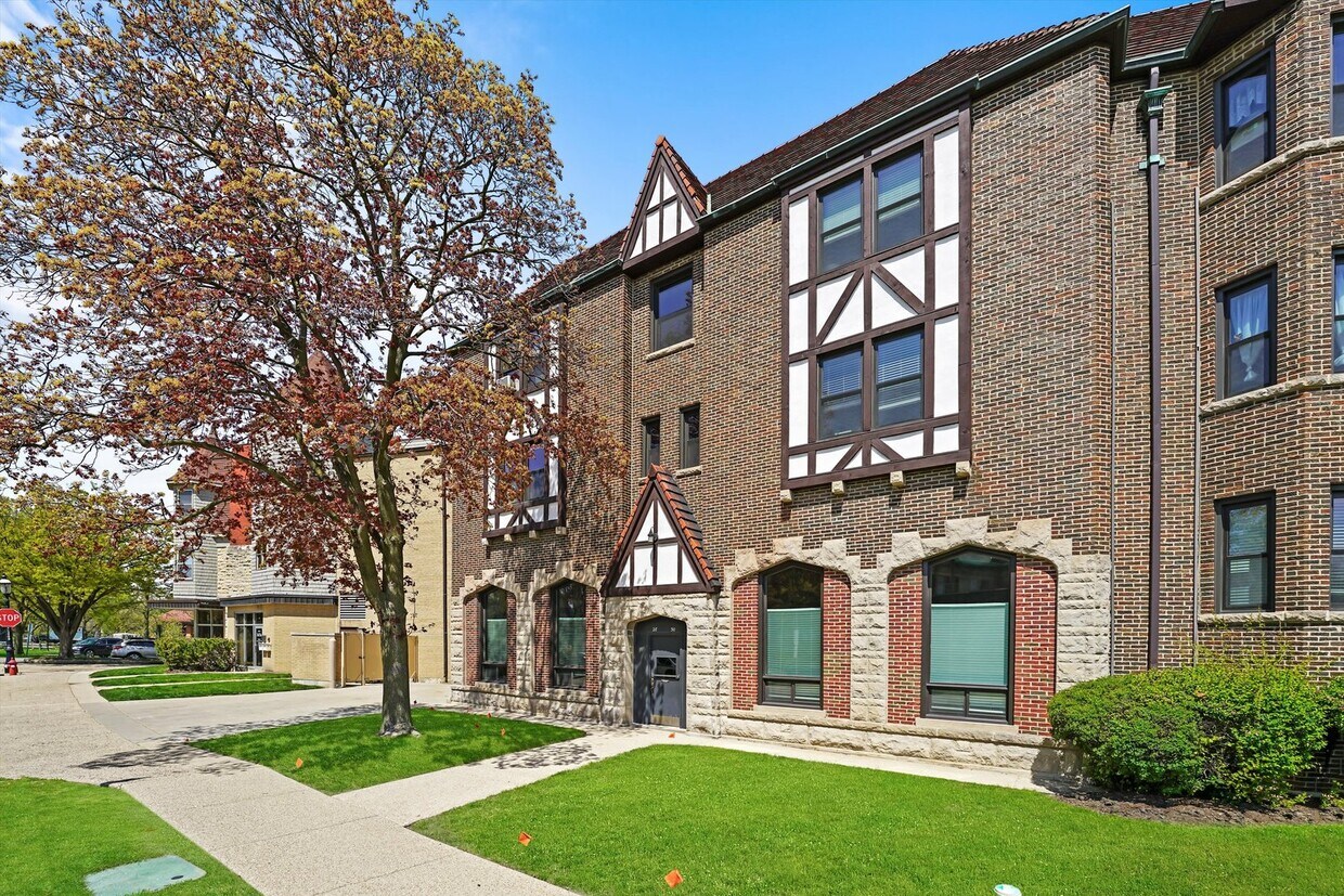 Primary Photo - 30 Lawton Rd