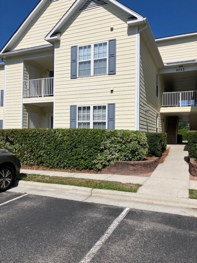 5012-03 - 5012-03 Apartment