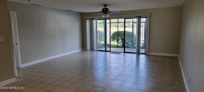 Building Photo - 7863 La Sierra Ct