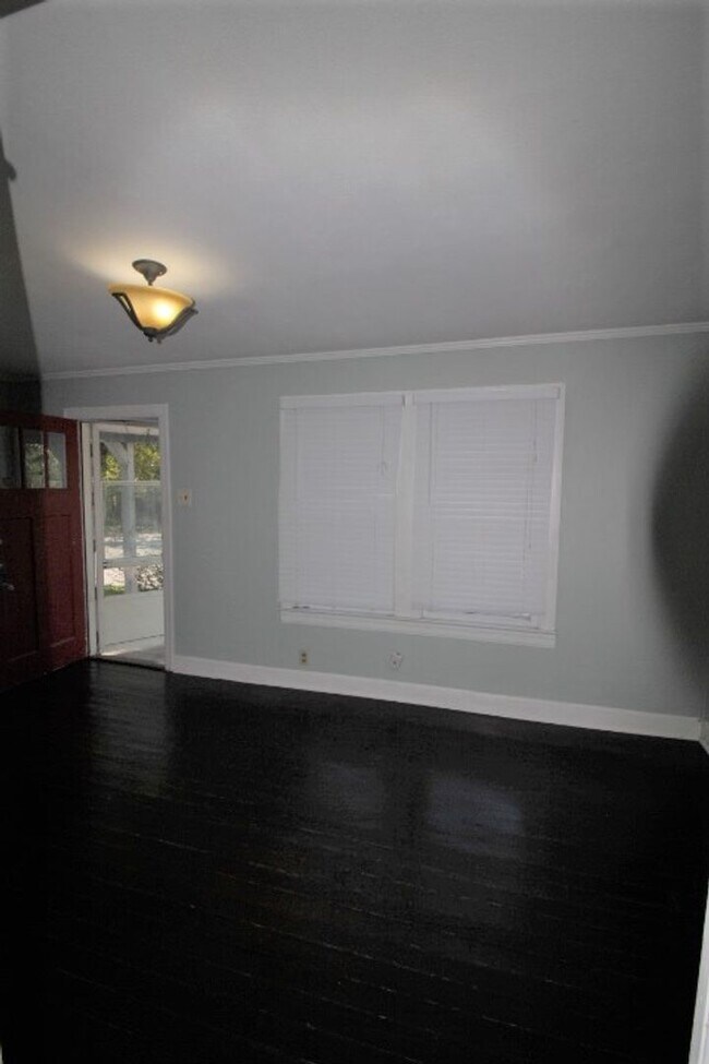 Foto del edificio - Bouldin Creek cottage for lease