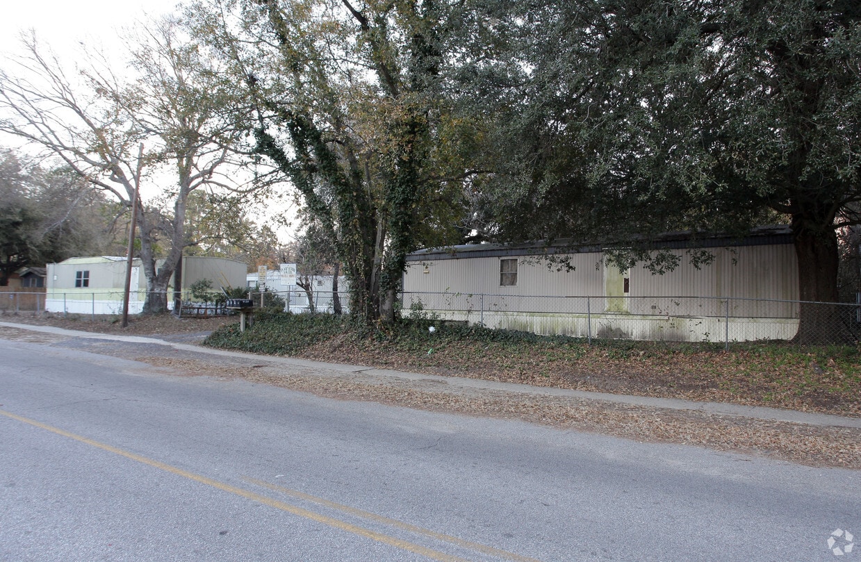Building Photo - 5519-5535 Shelton St
