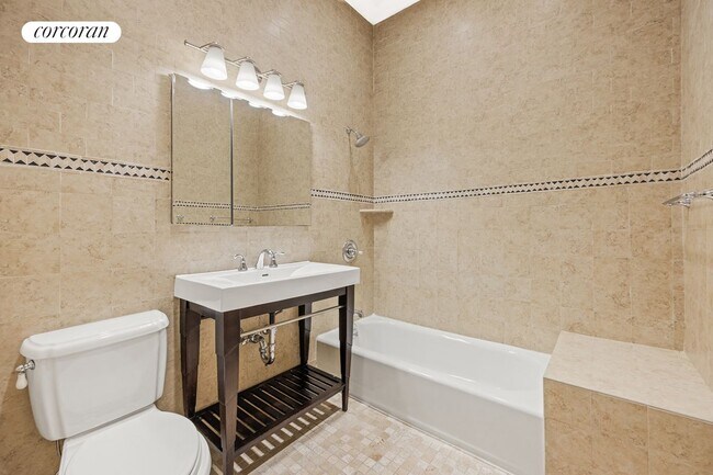 Building Photo - 62 8th Ave