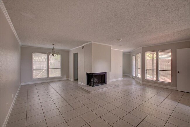 Foto del edificio - 8402 Tallwood Dr