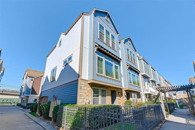 Building Photo - 708 N Shepherd Dr