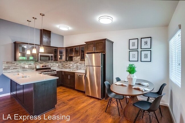 Foto del edificio - 3105 W 27th St