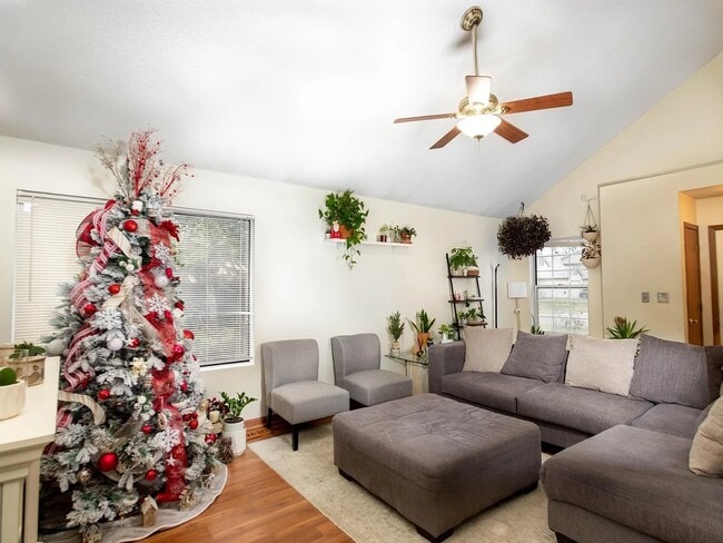 Building Photo - 2120 Brittany Ct