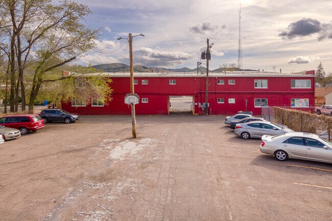 Building Photo - 538 N Main St