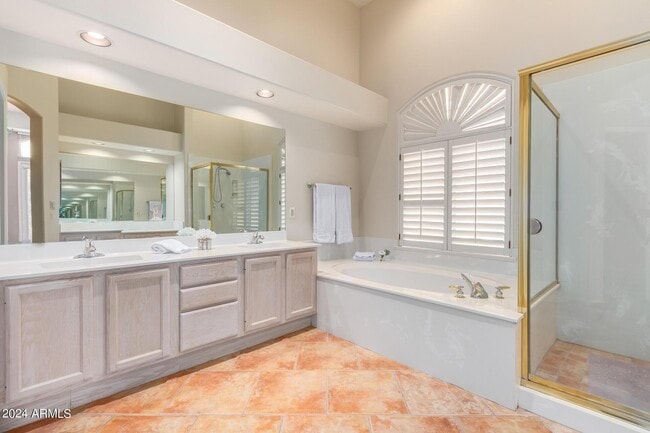 Building Photo - 8924 E Captain Dreyfus Ave