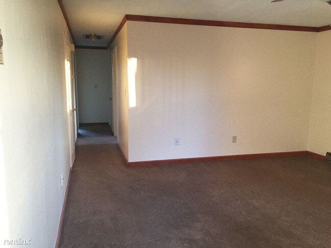 Building Photo - 2700 Sutton Ave