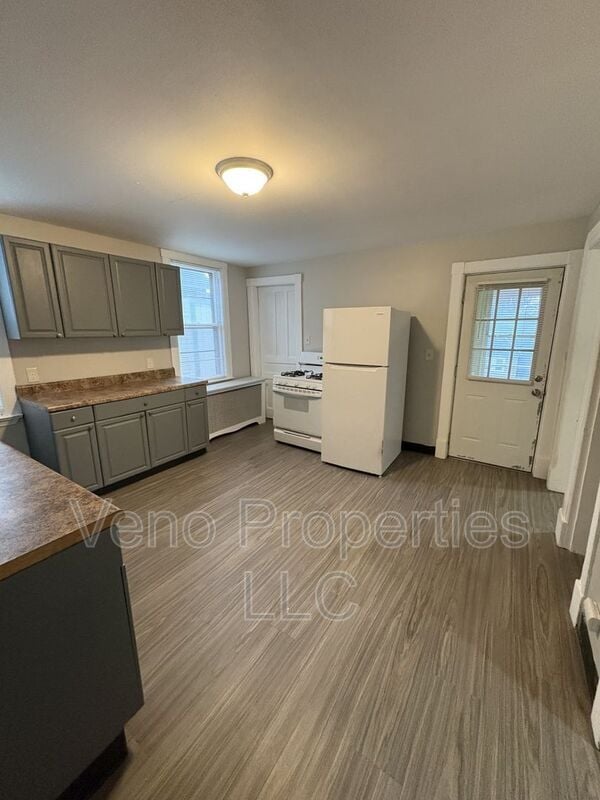 Building Photo - 1075 Park Ave