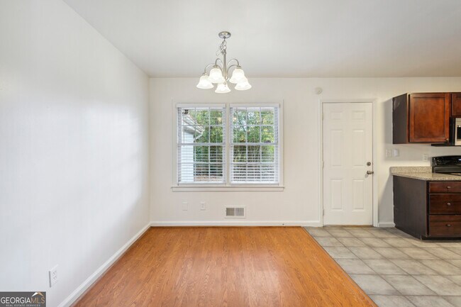 Building Photo - 2912 Horse Shoe Dr