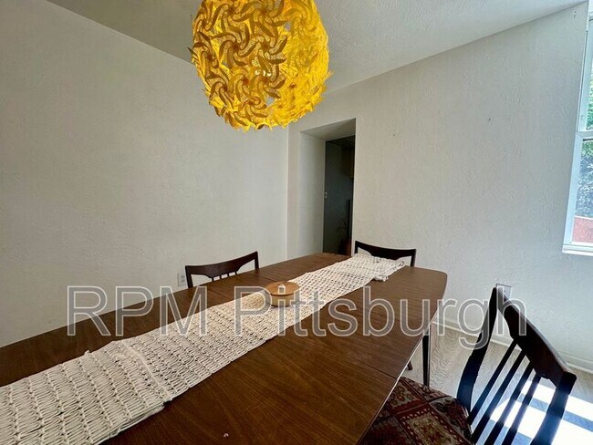 Building Photo - 442 North Ave