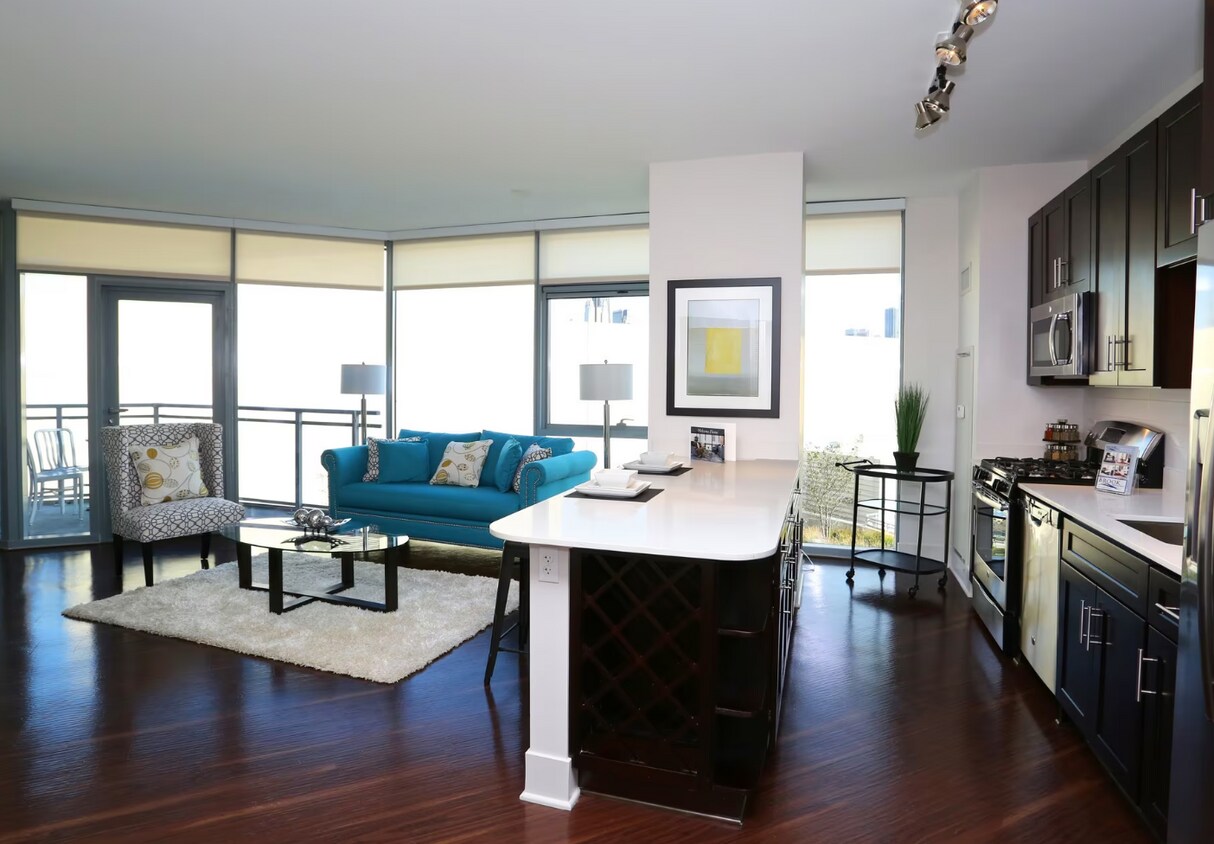 Foto principal - 731 W Schiller St