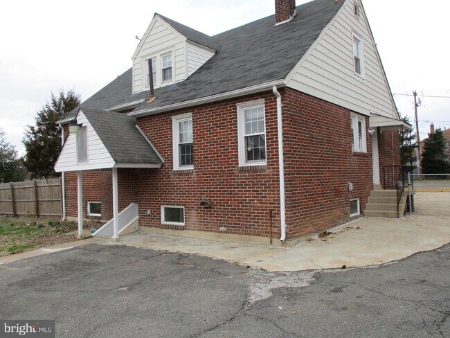 Building Photo - 5945 Franconia Rd