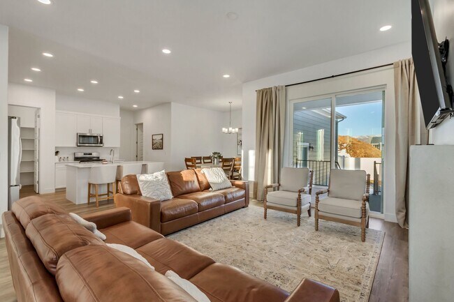 Building Photo - Modern Home in Heber – Available Now!
