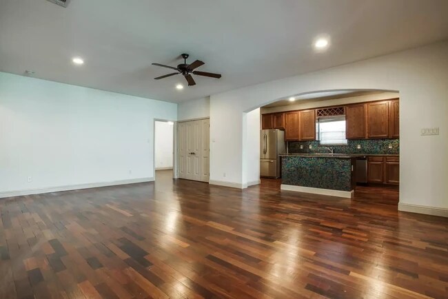 Foto del edificio - 2934 Forest Park Blvd