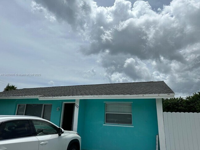 Foto del edificio - 1202 W Broward St