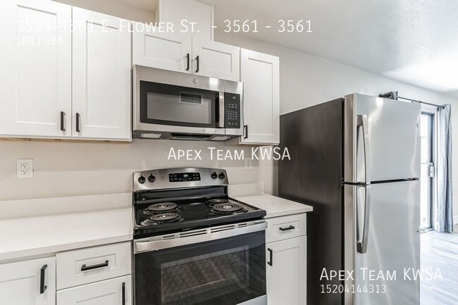 Foto del edificio - 3539-3561 E. Flower St.  - 3561-3561