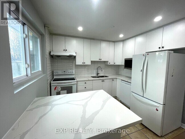 Building Photo - 184 Hollyberry Trail