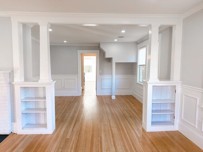 Building Photo - 41 Pond St