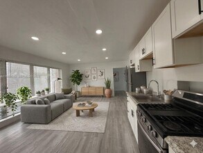 Building Photo - 316 Surfside Blvd