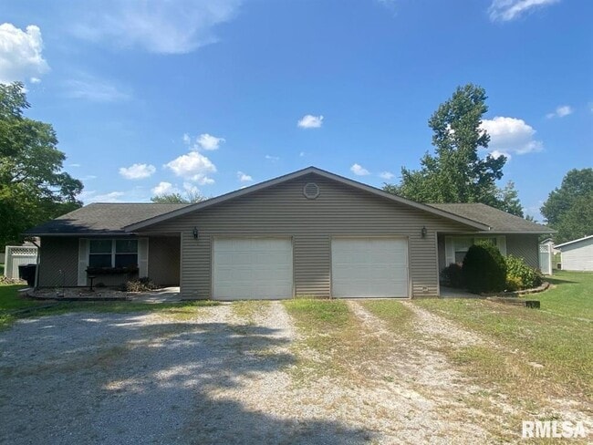 Building Photo - 5443 Country Club Rd