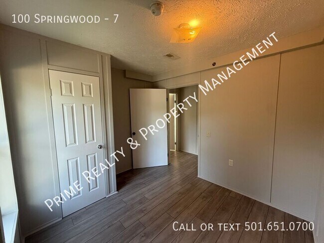 Foto del edificio - 100 Springwood-7