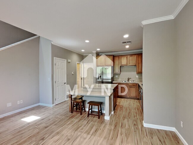 Building Photo - 4473 E Commerce Way