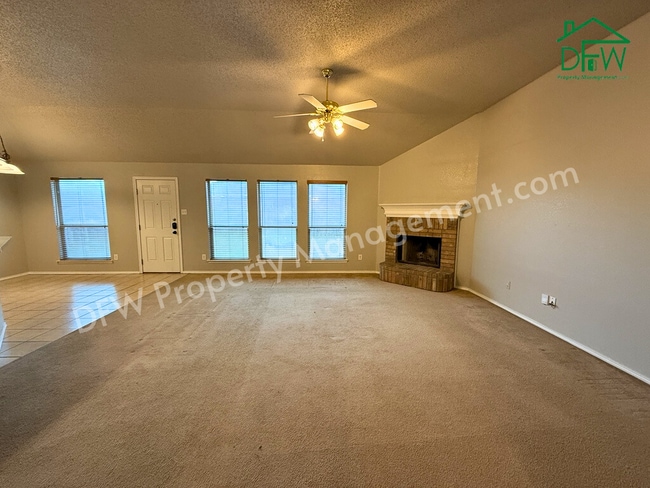 Building Photo - Spacious 3-Bedroom Corner Lot Home with Large Backyard in Arlington, TX