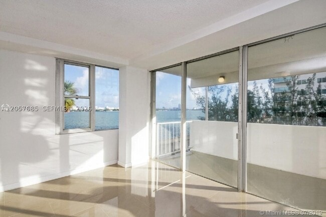 Building Photo - 7545 E Treasure Dr
