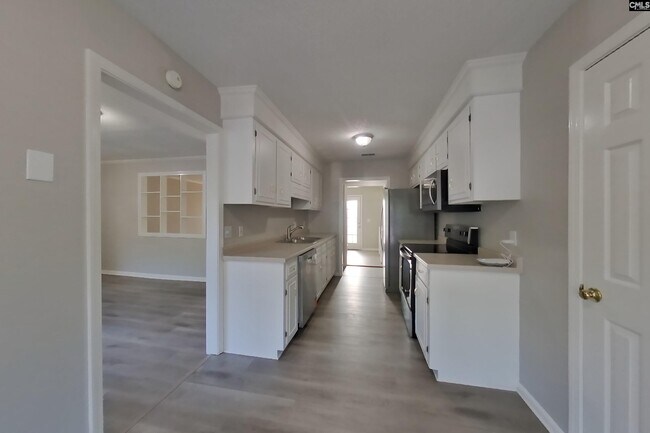 Building Photo - 112 Hedgefield Rd