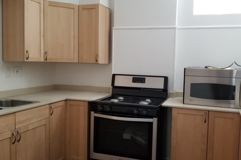 Building Photo - 3042 W Eastwood Ave