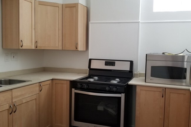 Foto del edificio - 3042 W Eastwood Ave