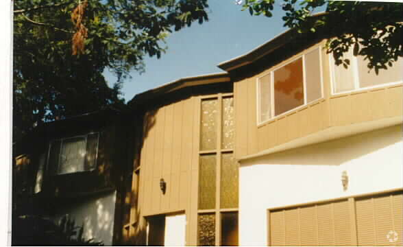Foto del edificio - 41 Bungalow Ave