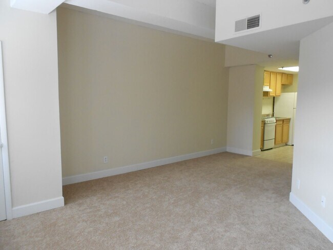 Foto del edificio - 1 Bedroom Apartment in Downtown Athens - S...