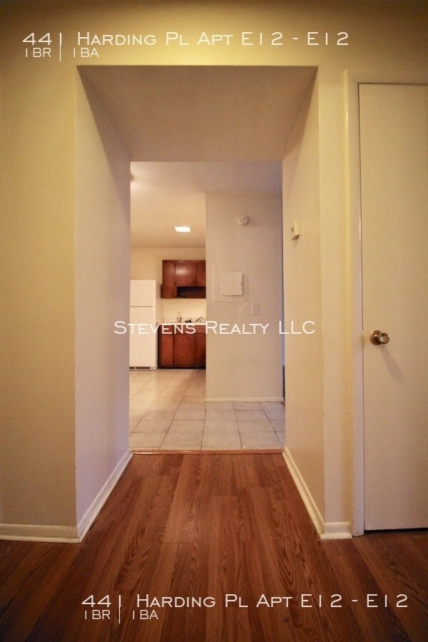 Foto del edificio - 441 Harding Pl E12