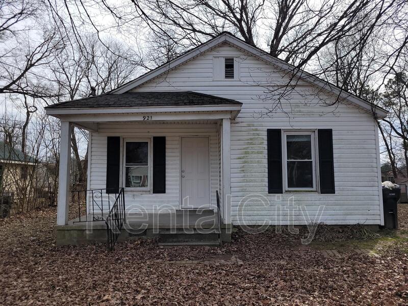 921 W Wheeler St, Dyersburg, TN 38024 House Rental in Dyersburg, TN