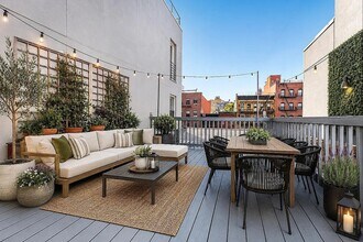 Building Photo - 261 Bowery