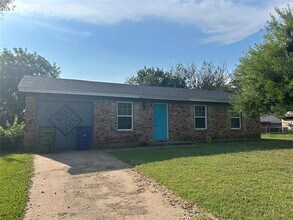 Building Photo - 4605 Navajo Dr