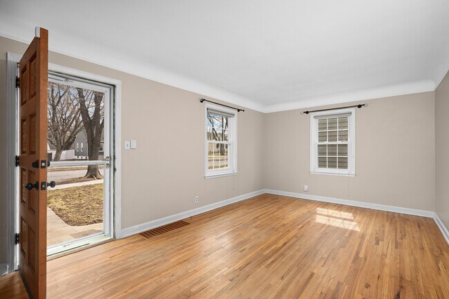 Living Room - 2820 Idaho Ave S