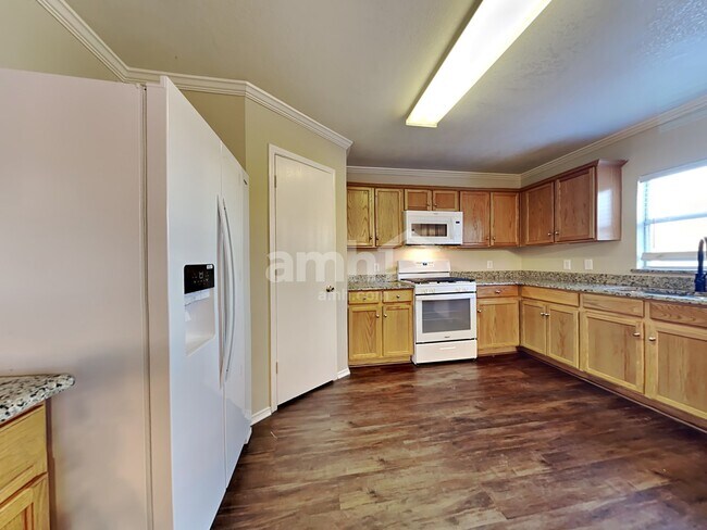 Foto del edificio - 3104 Pinehurst Ct